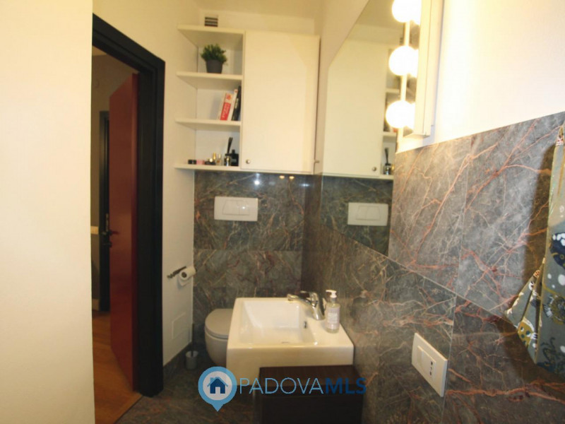 Immobile in esclusiva al Gruppo Padova MLS


Nel cuore della rinomata zona Portello Istituti di P...