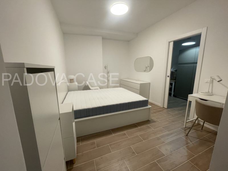 Scopri un grazioso appartamento bilocale in affitto nel cuore di Padova, situato nella comoda zon...