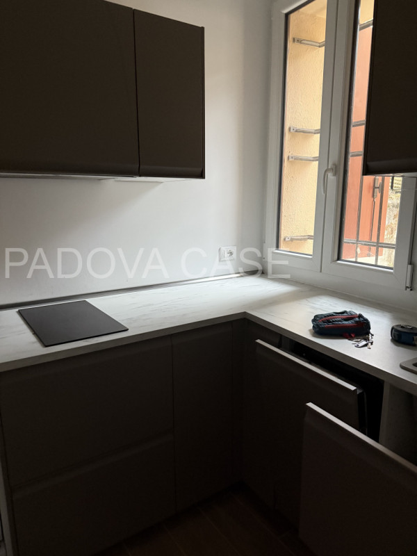 Scopri un grazioso appartamento bilocale in affitto nel cuore di Padova, situato nella comoda zon...