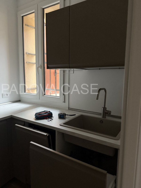 Scopri un grazioso appartamento bilocale in affitto nel cuore di Padova, situato nella comoda zon...