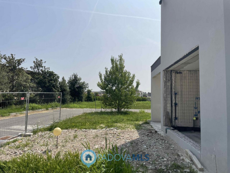 Immobile in esclusiva al Gruppo Padova MLS

Splendida villa bifamiliare ad uso abitativo situata ...