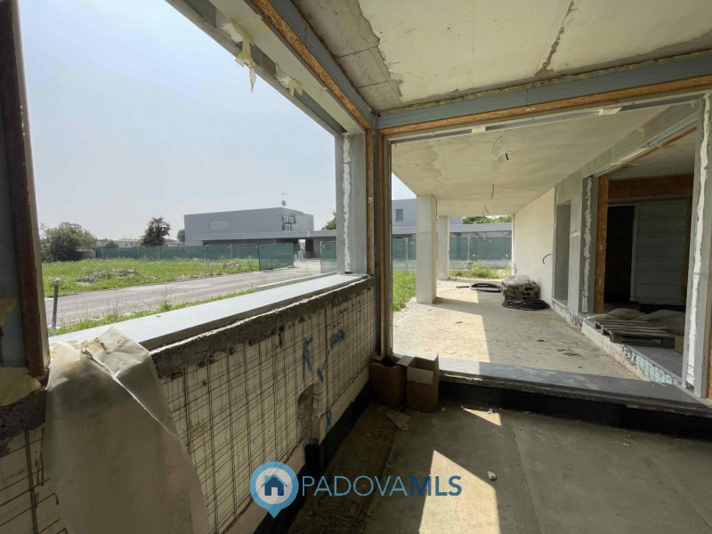 Immobile in esclusiva al Gruppo Padova MLS

Splendida villa bifamiliare ad uso abitativo situata ...