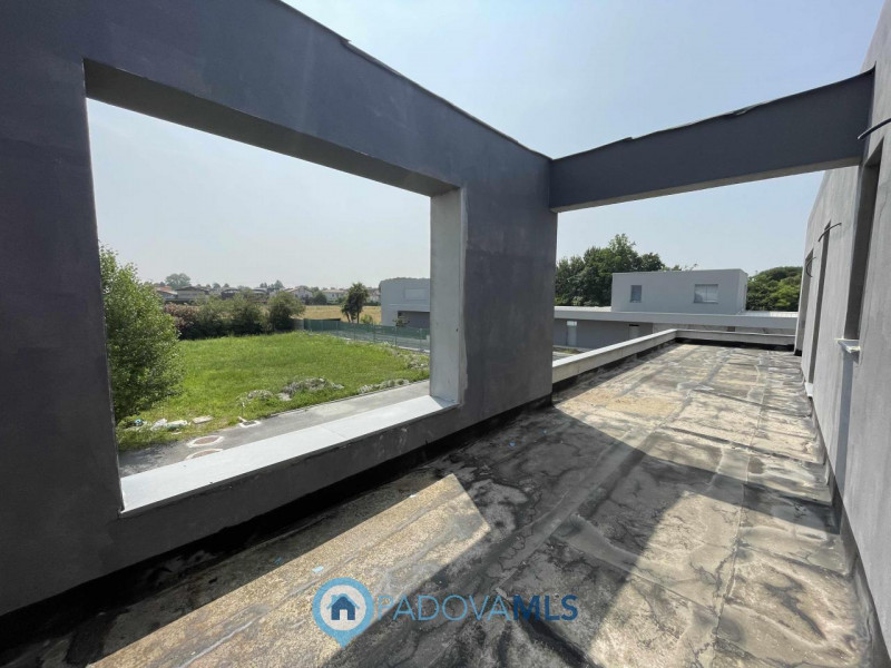 Immobile in esclusiva al Gruppo Padova MLS

Splendida villa bifamiliare ad uso abitativo situata ...