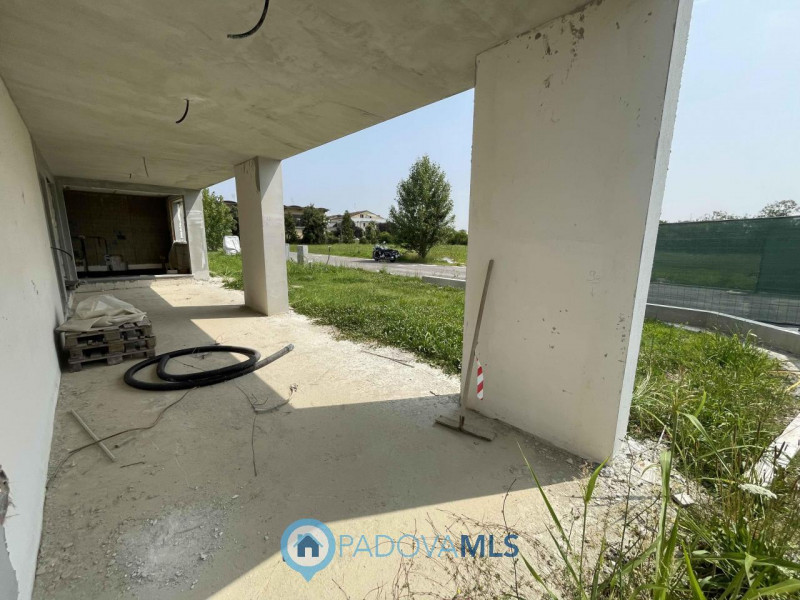 Immobile in esclusiva al Gruppo Padova MLS

Splendida villa bifamiliare ad uso abitativo situata ...