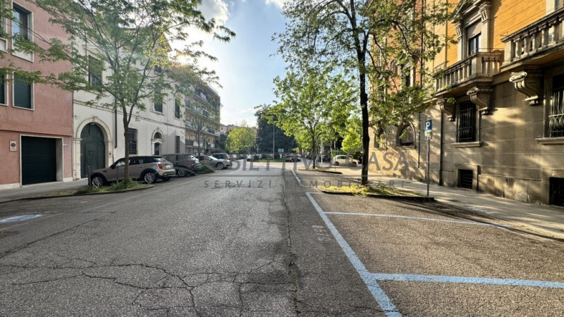 Rif. PD297 - In zona Città Giardino, all'intero di Palazzo Vanzo, proponiamo per la vendita prest...