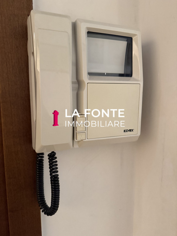 Si richiede una e-mail con le vostre referenze, i vostri contatti e una vostra disponibilità prim...