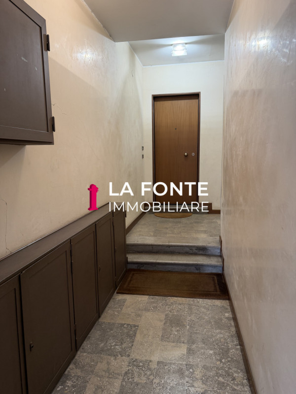 Si richiede una e-mail con le vostre referenze, i vostri contatti e una vostra disponibilità prim...