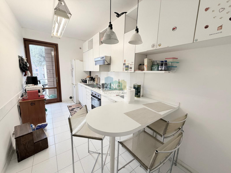 In una delle zone più ricercate di Padova, precisamente nel quartiere Ognissanti, proponiamo in v...