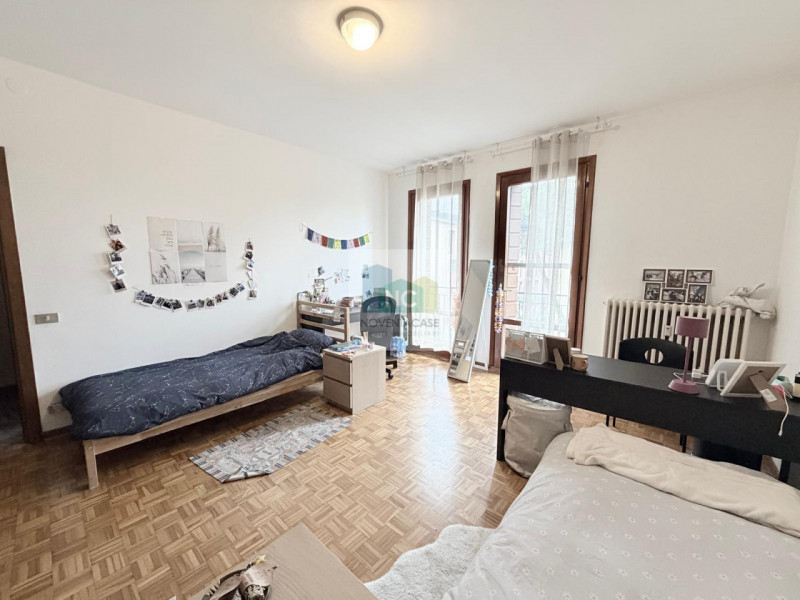 In una delle zone più ricercate di Padova, precisamente nel quartiere Ognissanti, proponiamo in v...