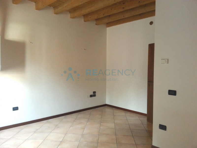 Thiene
 
Stai cercando un ufficio a pochi passi dal centro?

Prezzo € 500 mensili 

CHIAMACI ORA ...