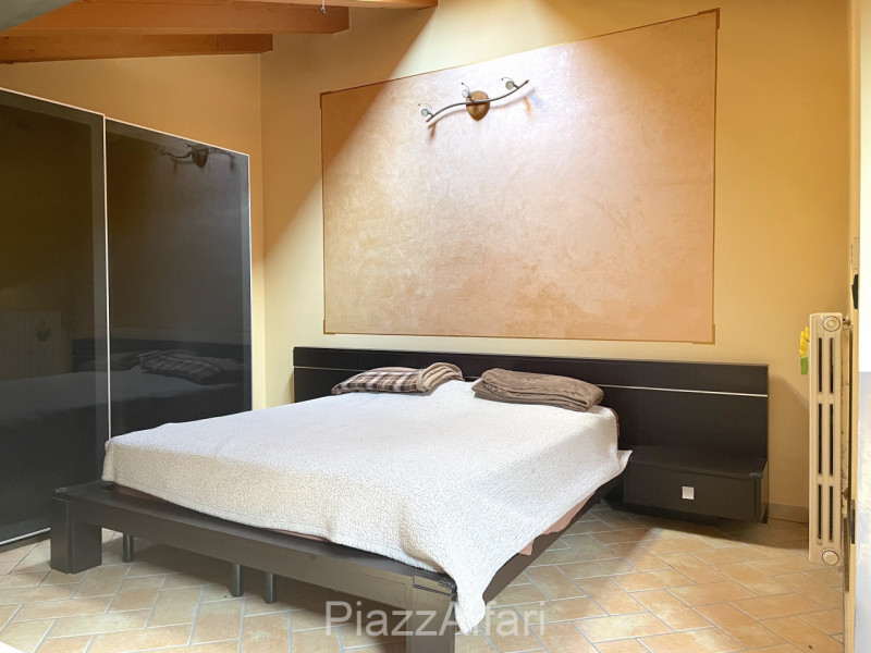 In centro paese, appartamento ubicato al secondo piano in piccola palazzina con ascensore.
Quest'...