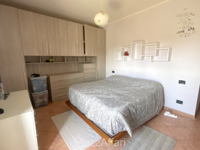 In centro paese, appartamento ubicato al secondo piano in piccola palazzina con ascensore.
Quest'...