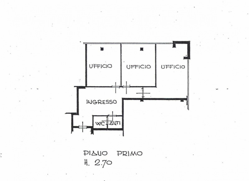 Spazioso ufficio di 95 mq completamente arredato, rappresenta la soluzione ideale per professioni...