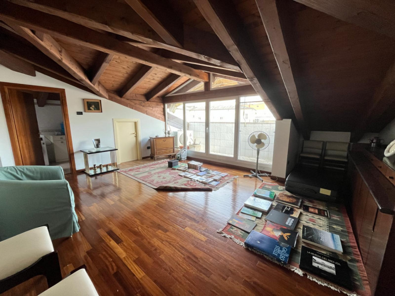 ABANO TERME: Classe E EPgl,nren 119,18 KWh/mq anno.
In piena zona pedonale appartamento posto all...