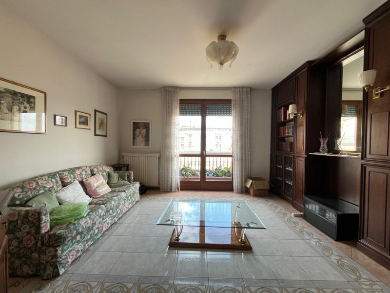 ABANO TERME: Classe E EPgl,nren 119,18 KWh/mq anno.
In piena zona pedonale appartamento posto all...