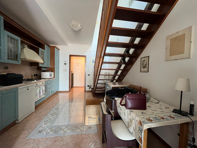 ABANO TERME: Classe E EPgl,nren 119,18 KWh/mq anno.
In piena zona pedonale appartamento posto all...