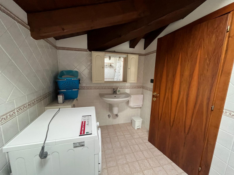 ABANO TERME: Classe E EPgl,nren 119,18 KWh/mq anno.
In piena zona pedonale appartamento posto all...