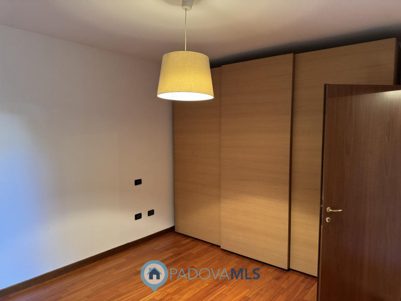 Immobile in esclusiva al Gruppo Padova MLS
Recente appartamento in ottime condizioni posto al pia...