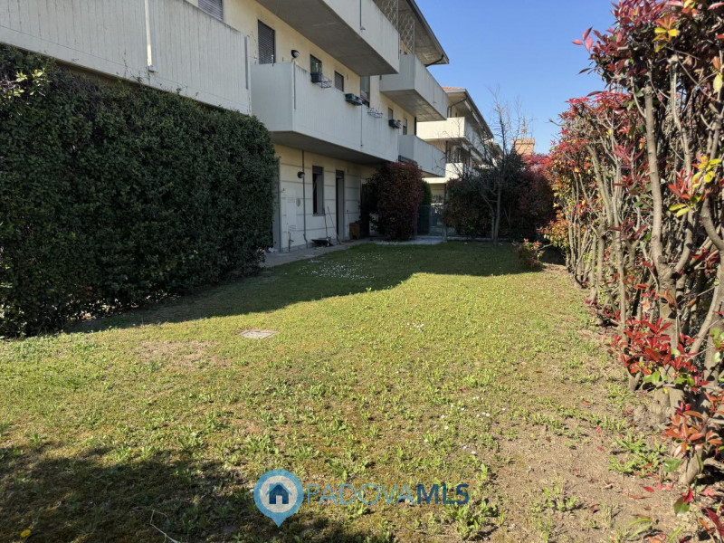 Immobile in esclusiva al Gruppo Padova MLS
Recente appartamento in ottime condizioni posto al pia...