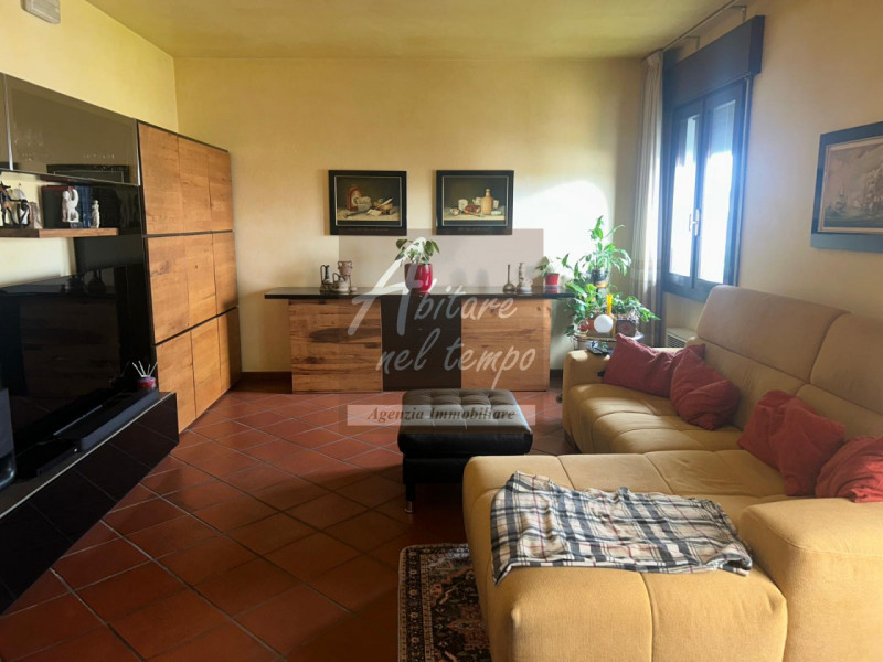 CITTADELLA (PD) Casa con magazzino e ampio giardino comoda al centro 

In posizione strategica, c...