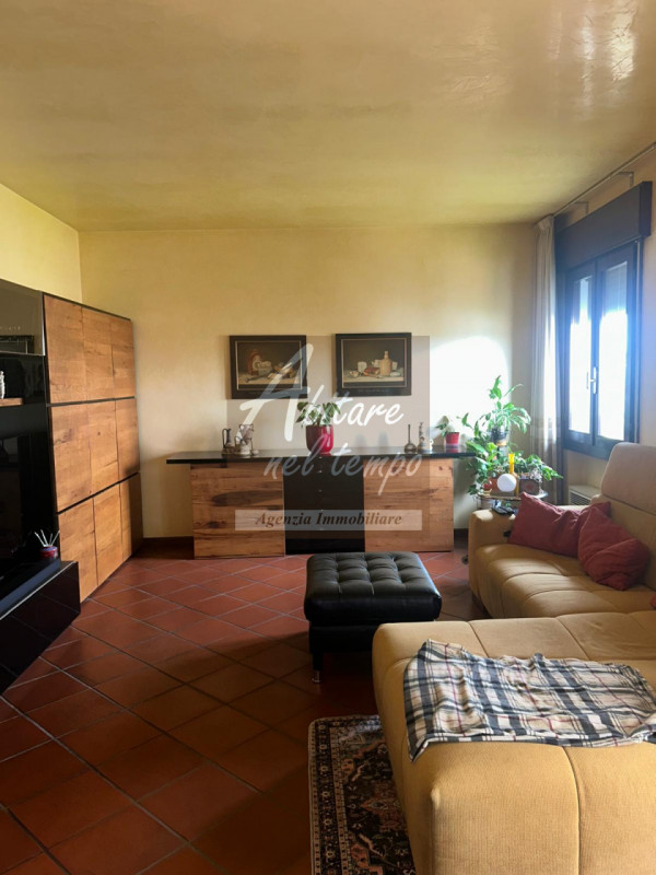 CITTADELLA (PD) Casa con magazzino e ampio giardino comoda al centro 

In posizione strategica, c...