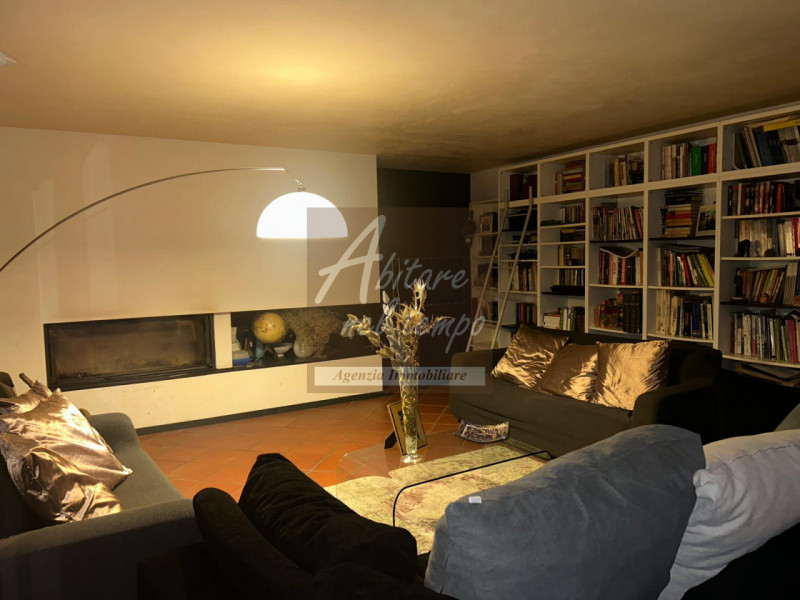 CITTADELLA (PD) Casa con magazzino e ampio giardino comoda al centro 

In posizione strategica, c...