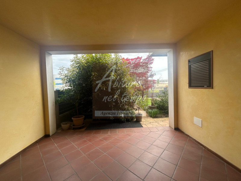 CITTADELLA (PD) Casa con magazzino e ampio giardino comoda al centro 

In posizione strategica, c...