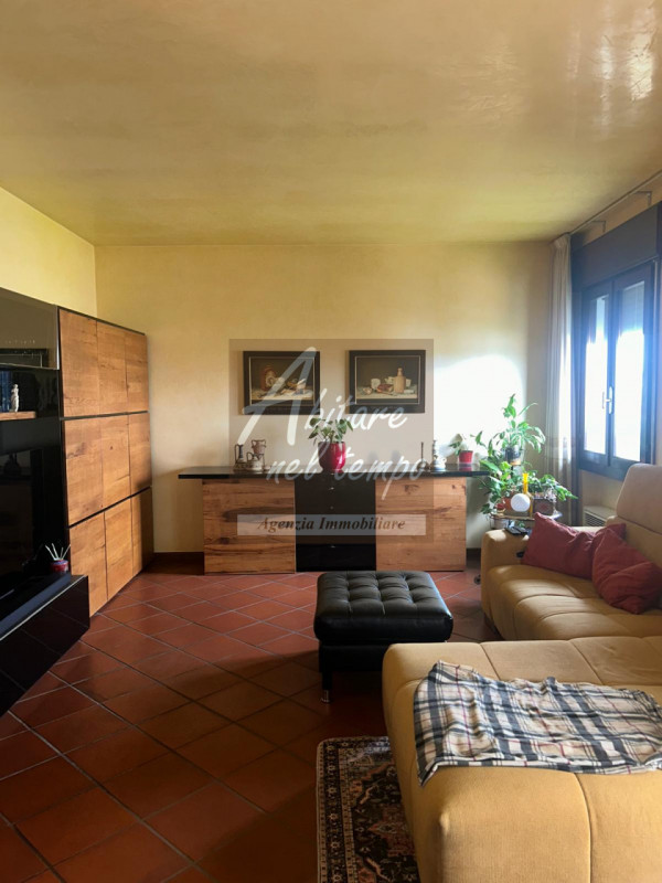 CITTADELLA (PD) Casa con magazzino e ampio giardino comoda al centro 

In posizione strategica, c...