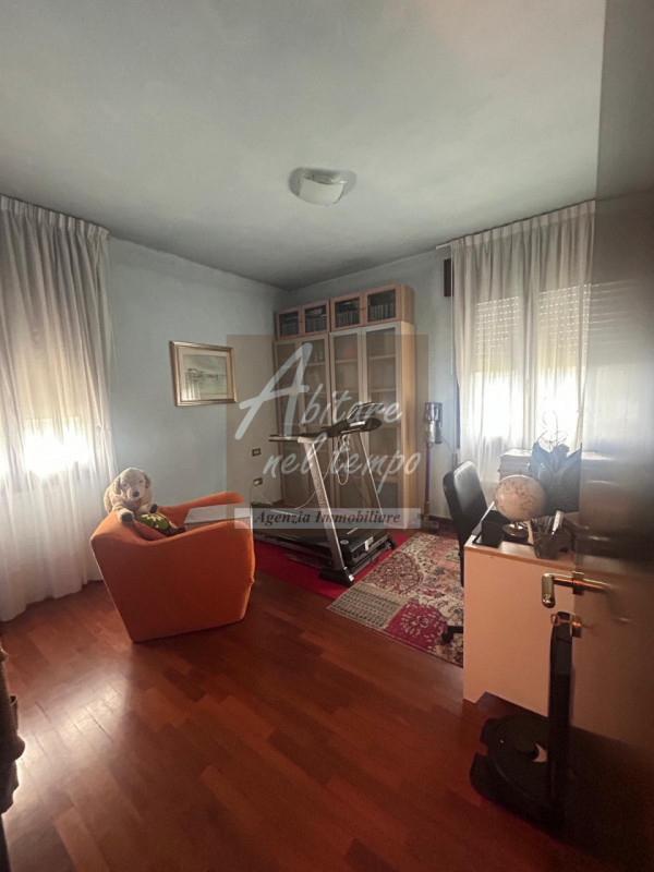 CITTADELLA (PD) Casa con magazzino e ampio giardino comoda al centro 

In posizione strategica, c...