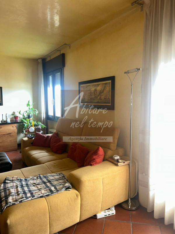 CITTADELLA (PD) Casa con magazzino e ampio giardino comoda al centro 

In posizione strategica, c...