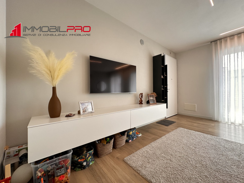 Se stai cercando qualcosa di più di un semplice tricamere, questa è la soluzione giusta.

In un c...