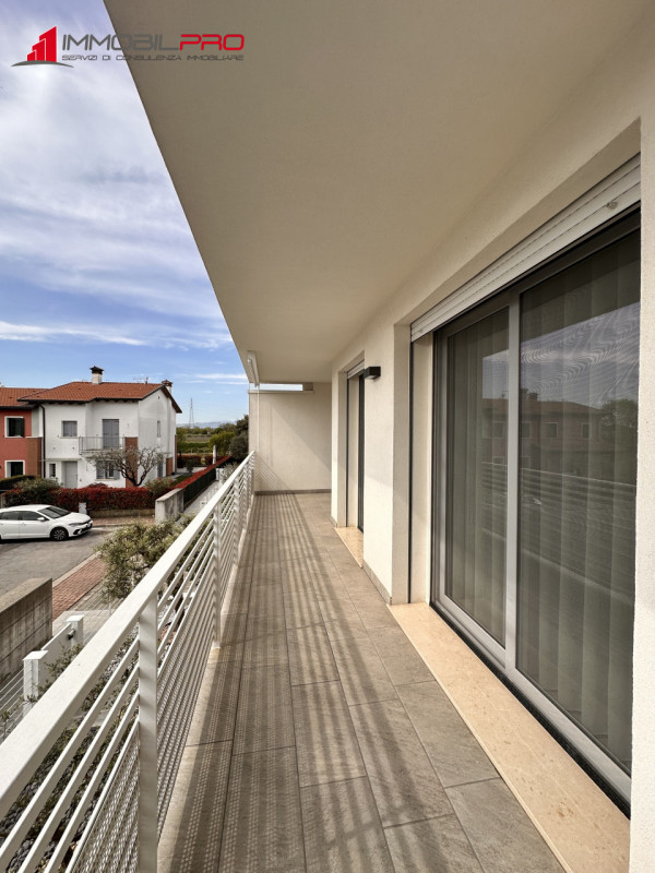 Se stai cercando qualcosa di più di un semplice tricamere, questa è la soluzione giusta.

In un c...