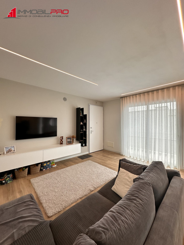 Se stai cercando qualcosa di più di un semplice tricamere, questa è la soluzione giusta.

In un c...