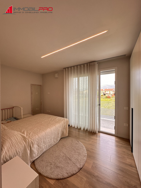 Se stai cercando qualcosa di più di un semplice tricamere, questa è la soluzione giusta.

In un c...