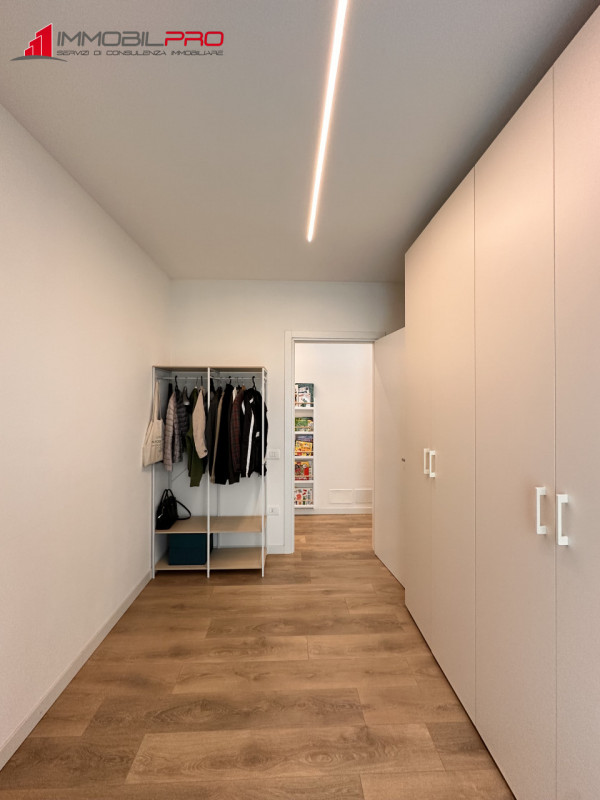 Se stai cercando qualcosa di più di un semplice tricamere, questa è la soluzione giusta.

In un c...