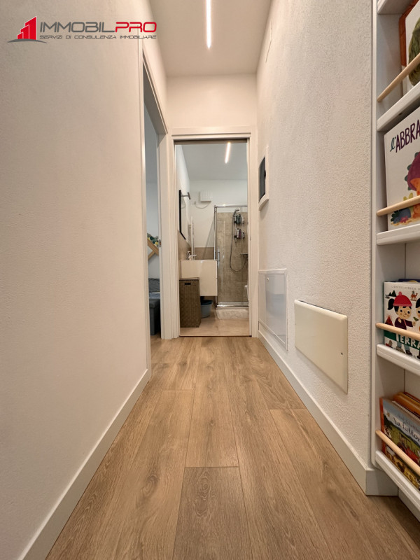 Se stai cercando qualcosa di più di un semplice tricamere, questa è la soluzione giusta.

In un c...