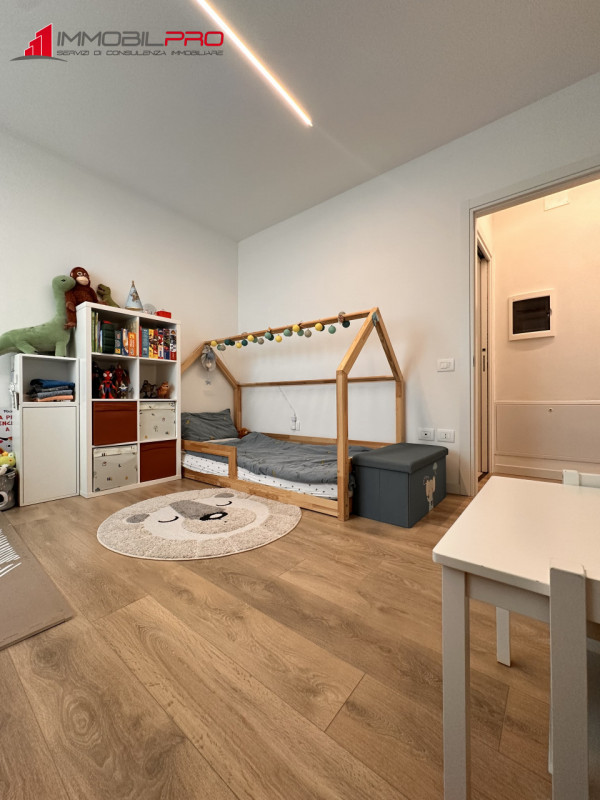 Se stai cercando qualcosa di più di un semplice tricamere, questa è la soluzione giusta.

In un c...