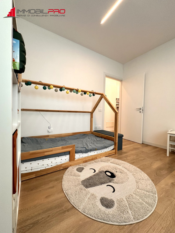 Se stai cercando qualcosa di più di un semplice tricamere, questa è la soluzione giusta.

In un c...