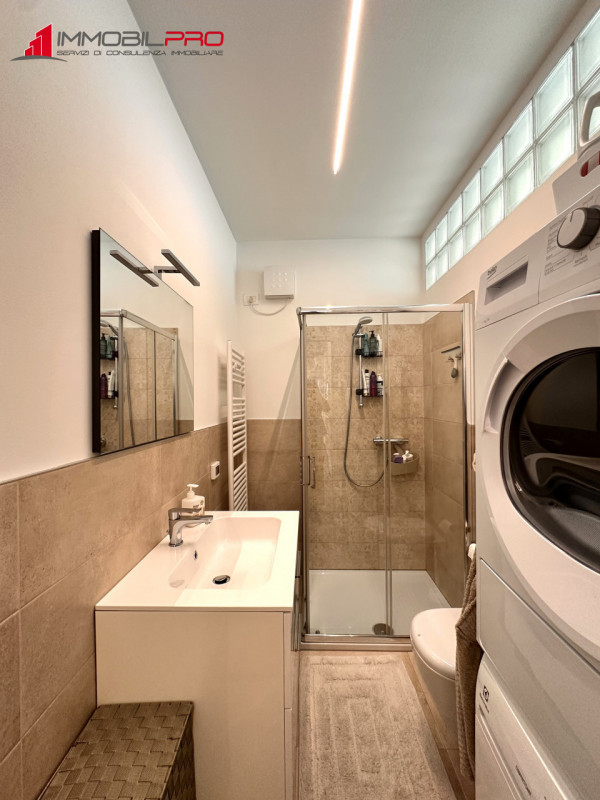 Se stai cercando qualcosa di più di un semplice tricamere, questa è la soluzione giusta.

In un c...