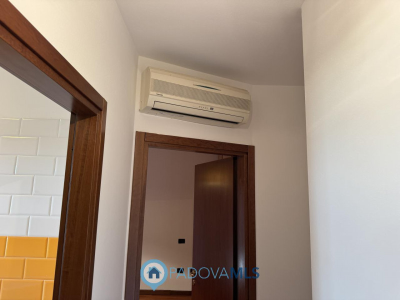 Immobile in esclusiva al Gruppo Padova MLS
Recente appartamento in ottime condizioni posta al pia...