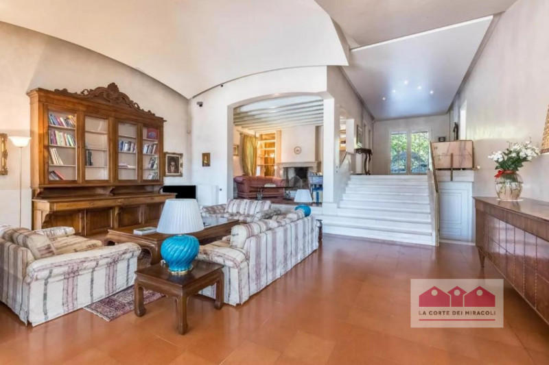 ARCUGNANO: VILLA CON TERRAZZO PANORAMICO, VERANDA E ACCESSO ALLA PISCINA CONDOMINIALE. RIF. 2256X...