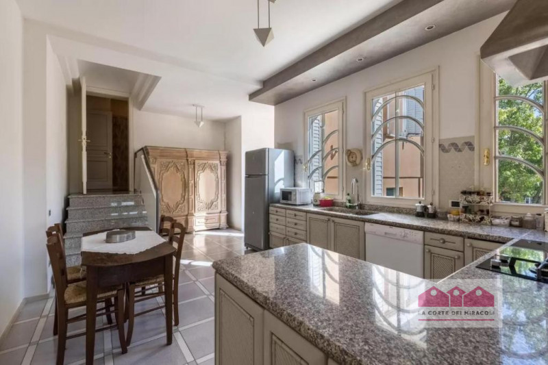 ARCUGNANO: VILLA CON TERRAZZO PANORAMICO, VERANDA E ACCESSO ALLA PISCINA CONDOMINIALE. RIF. 2256X...