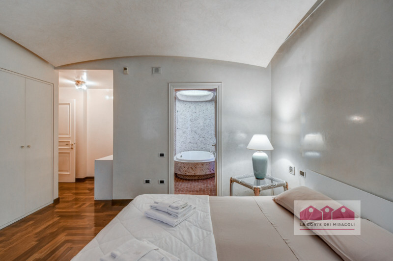 ARCUGNANO: VILLA CON TERRAZZO PANORAMICO, VERANDA E ACCESSO ALLA PISCINA CONDOMINIALE. RIF. 2256X...