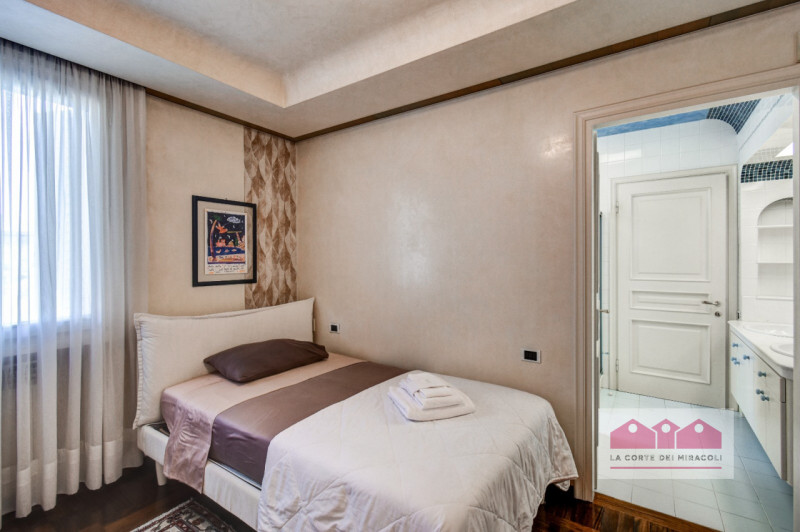 ARCUGNANO: VILLA CON TERRAZZO PANORAMICO, VERANDA E ACCESSO ALLA PISCINA CONDOMINIALE. RIF. 2256X...