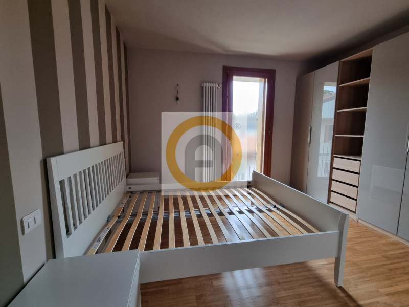 Questo appartamento di 75 mq è disponibile per l'affitto ad un prezzo competitivo. 

L'immobile o...