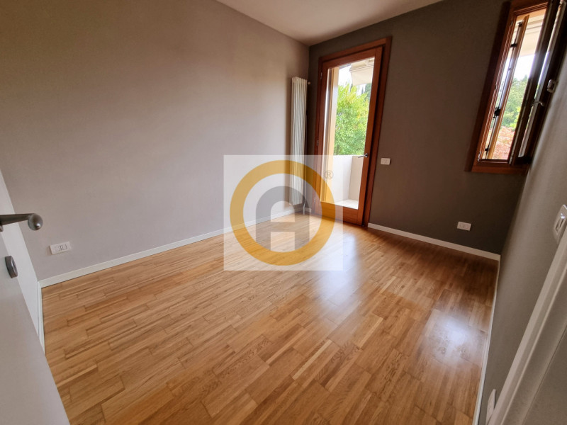 Questo appartamento di 75 mq è disponibile per l'affitto ad un prezzo competitivo. 

L'immobile o...