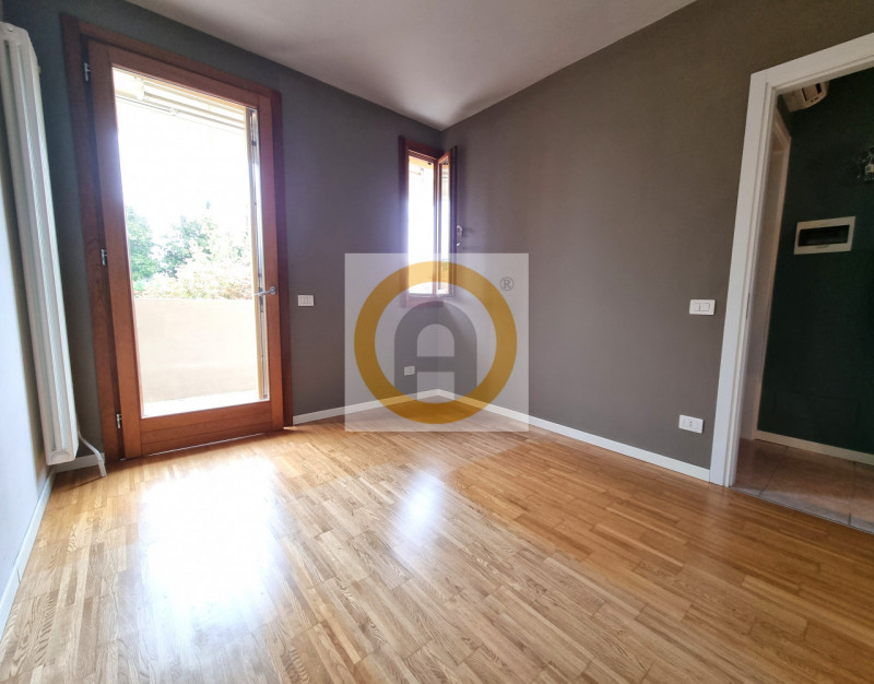 Questo appartamento di 75 mq è disponibile per l'affitto ad un prezzo competitivo. 

L'immobile o...