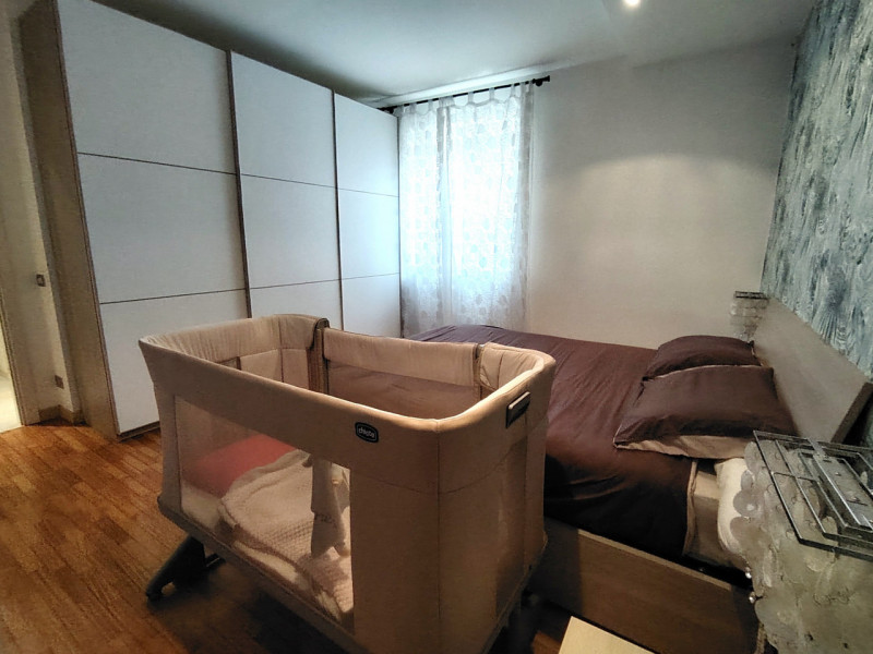 Thiene, Via Marconi 123 - Bicamere ristrutturato al primo e ultimo piano. Richiesta € 119.000.Tra...