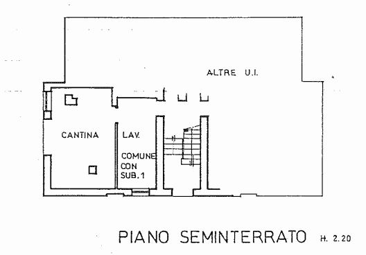 Thiene, Via Marconi 123 - Bicamere ristrutturato al primo e ultimo piano. Richiesta € 119.000.Tra...
