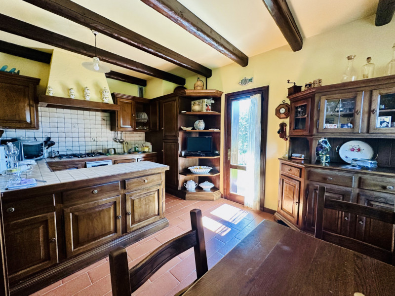 PIANEZZE S.L.: A pochi minuti dal centro di Marostica, in zona Pianezze, proponiamo in vendita un...